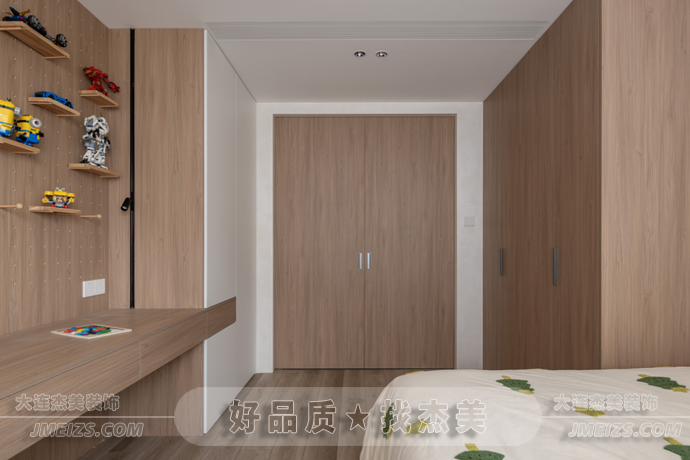 1689347225567976.png 大連裝修潮流趨勢之現(xiàn)代簡約案例賞析典雅素凈溫潤空間16.png